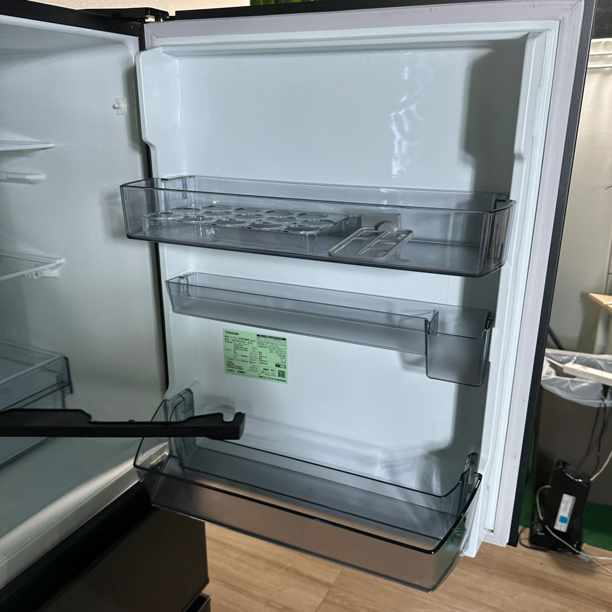 中古 冷蔵庫 TOSHIBA GR-W33SC 326L 2025年製