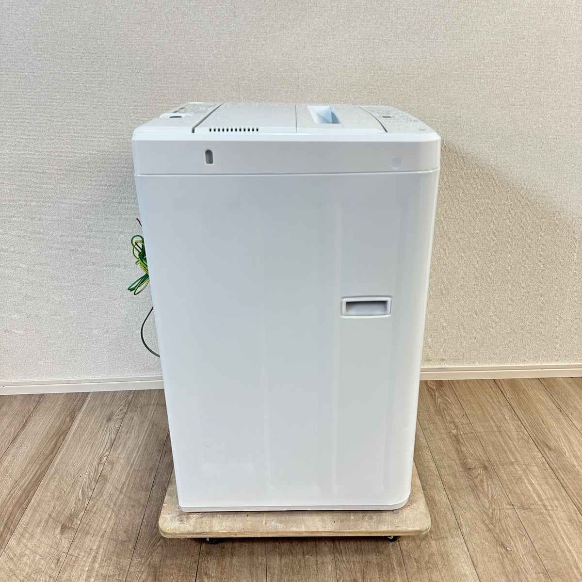 中古 縦型洗濯機 NITORI NT45T1WH 4kg 2024年製 写真4