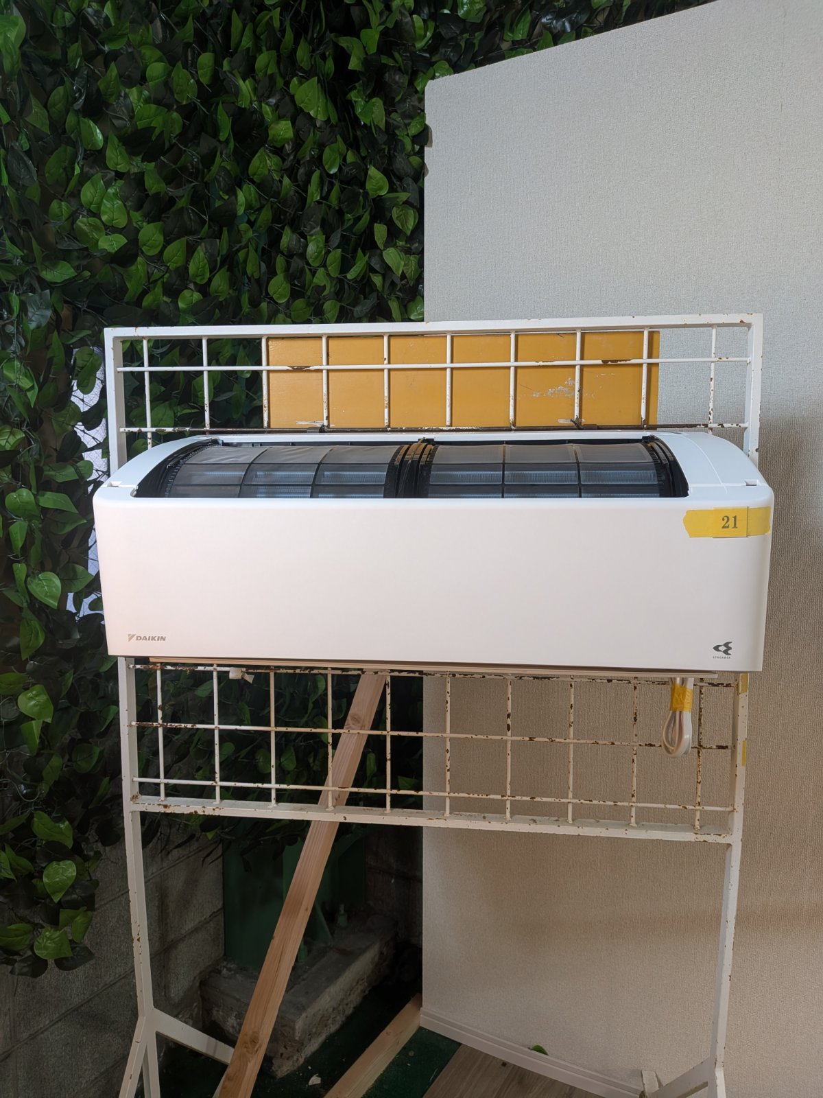 中古 エアコン DAIKIN ATR56APE4-W 18畳 2024年製 写真2