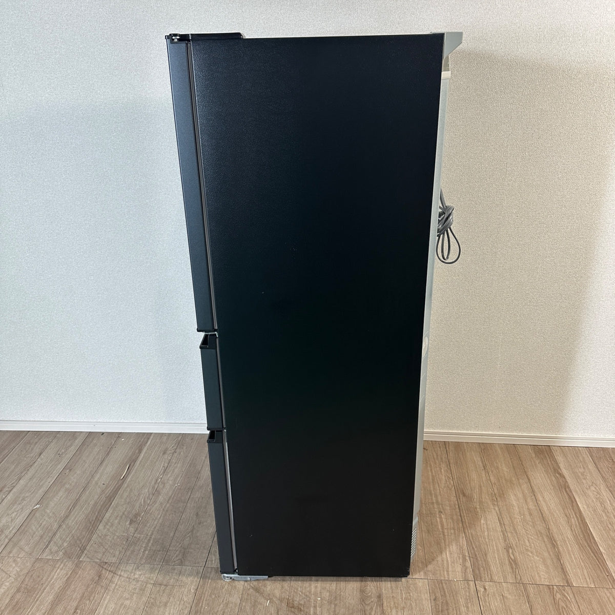 中古 冷蔵庫 TOSHIBA GR-U33SC 326L 2023年製 写真5