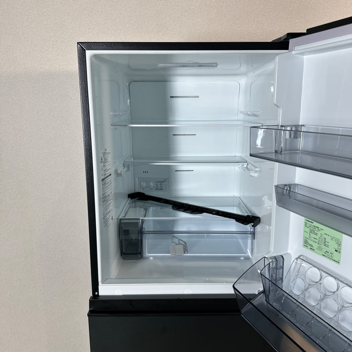 中古 冷蔵庫 TOSHIBA GR-V33SC 326L 2024年製