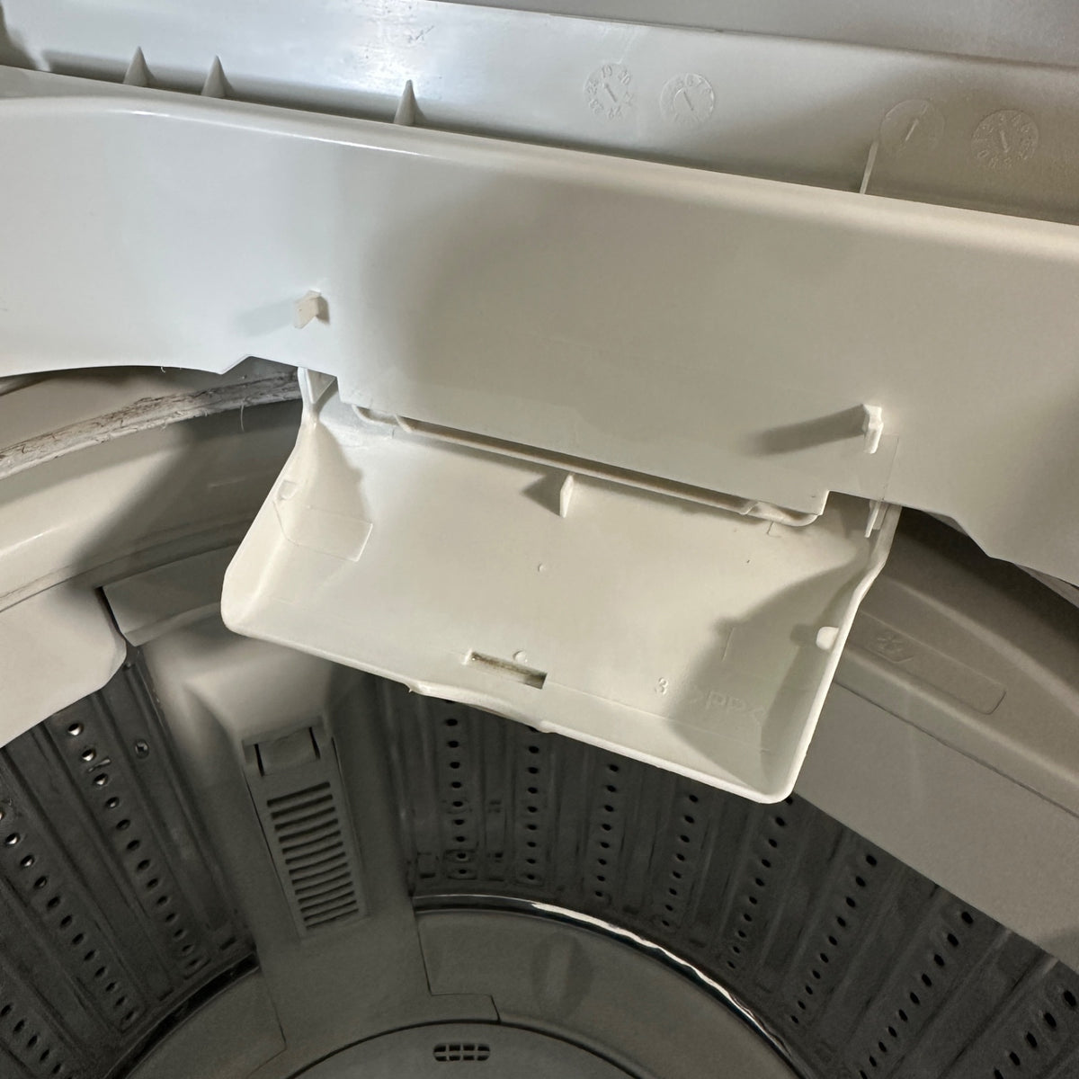 中古 縦型洗濯機 YAMADA YWM-T50H1 5kg 2022年製 写真7