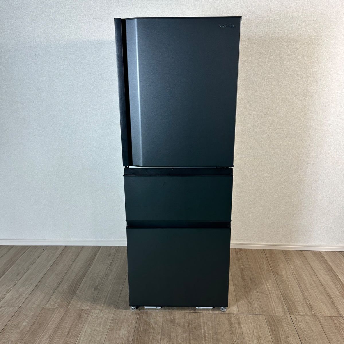 中古 冷蔵庫 TOSHIBA GR-V33SC 326L 2024年製 写真2