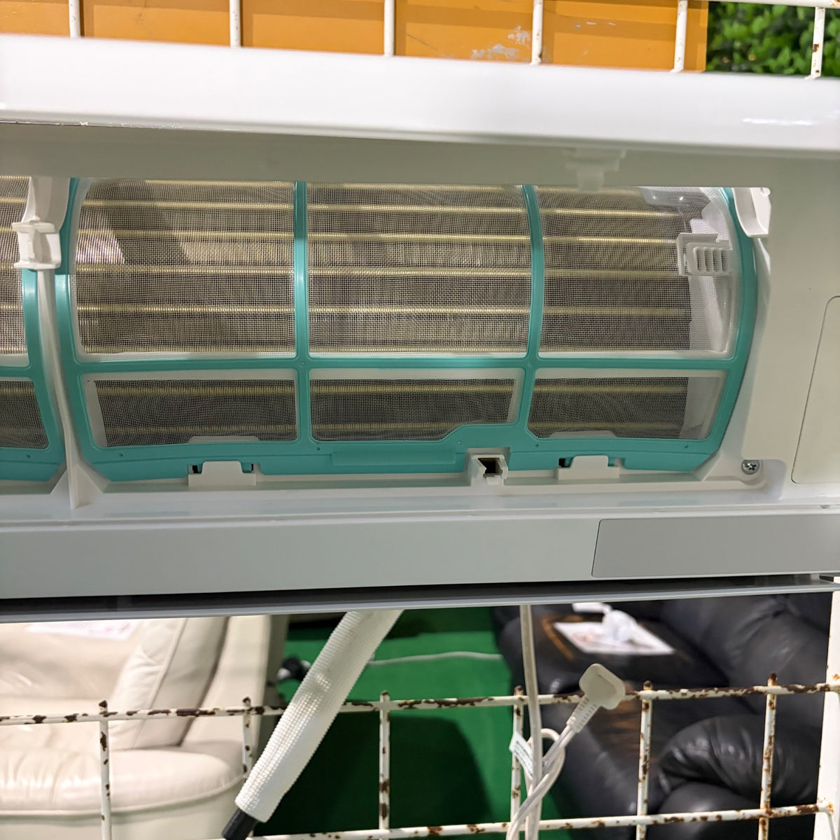 中古 エアコン TOSHIBA RAS-U221M 6畳 2025年製