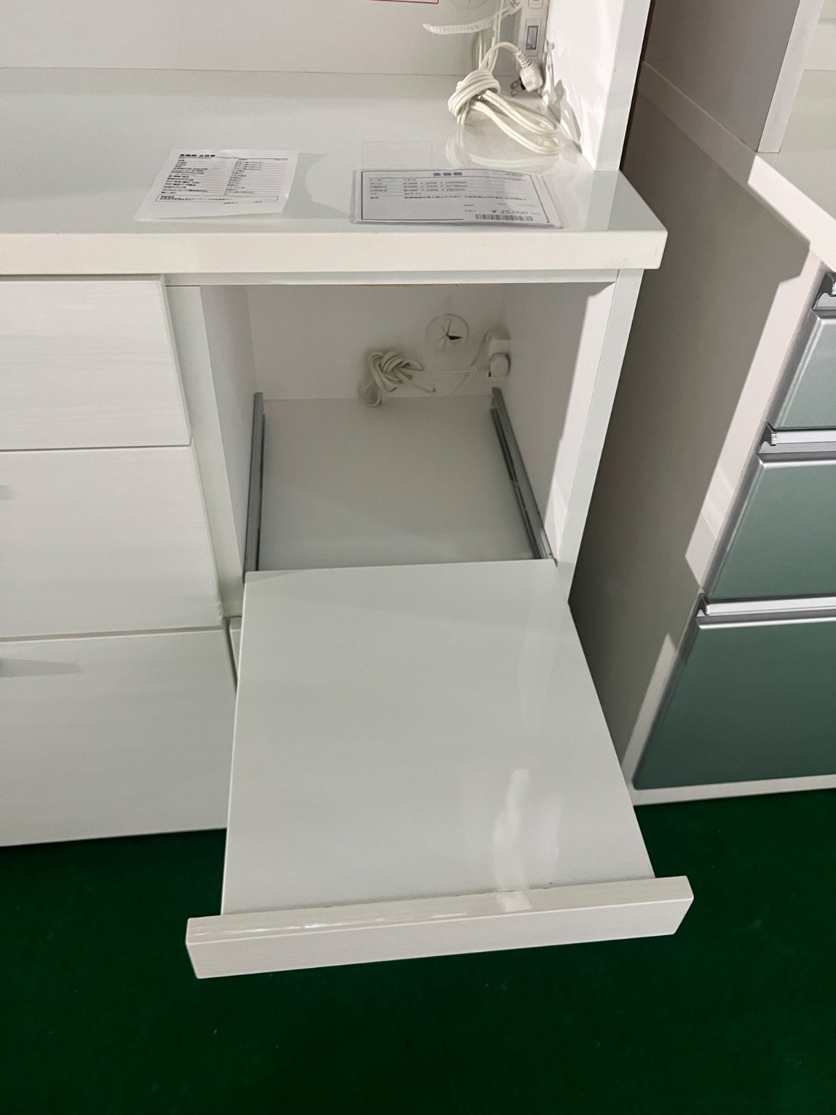 中古 食器棚 スリムタイプ(幅80cm以下) ホワイト