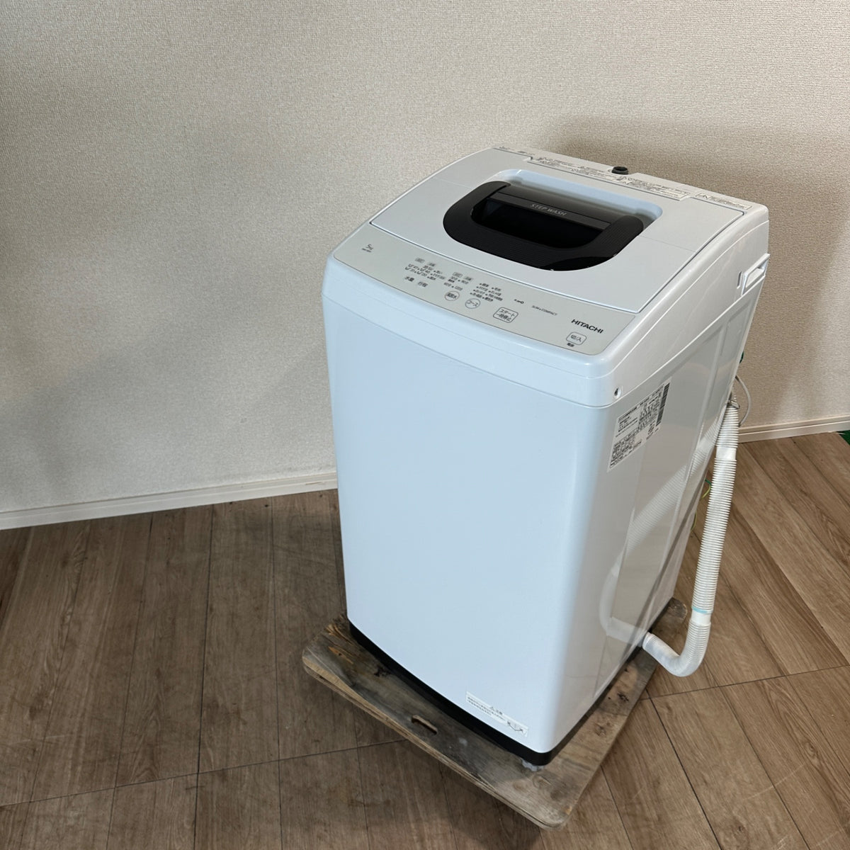 中古 縦型洗濯機 HITACHI NW-50H 5kg 2022年製 写真1