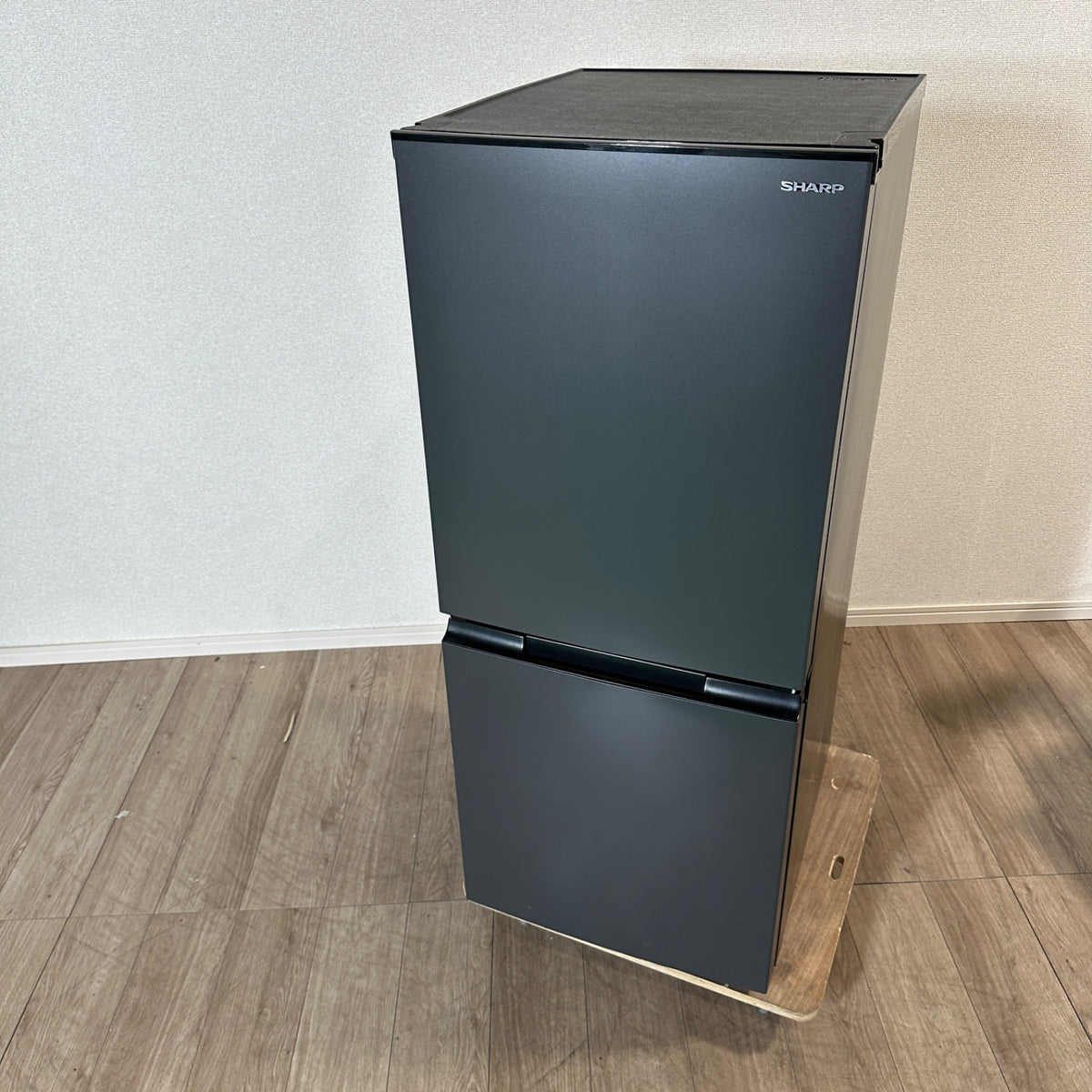 中古 冷蔵庫 SHARP SJ-D15K 152L 2024年製 写真1