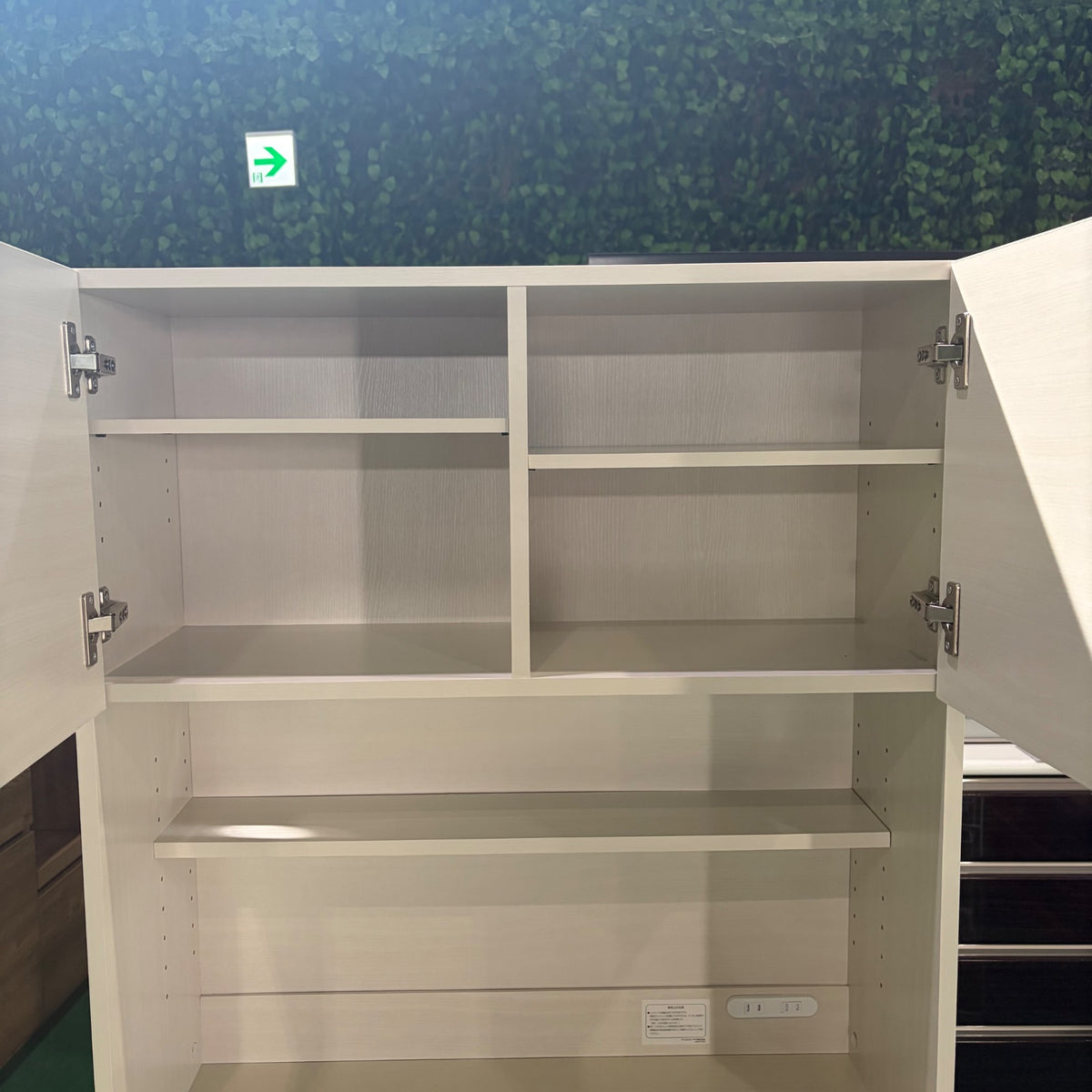 中古 食器棚 スリムタイプ(幅80cm以下) ベージュ 写真6