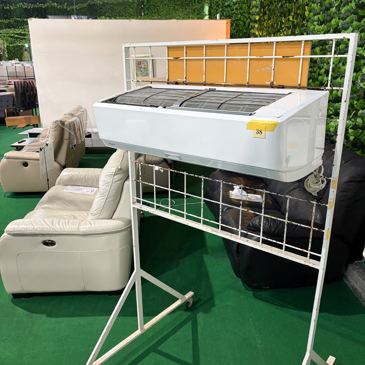 中古 エアコン TOSHIBA RAS-N251DX 8畳 2024年製 写真1