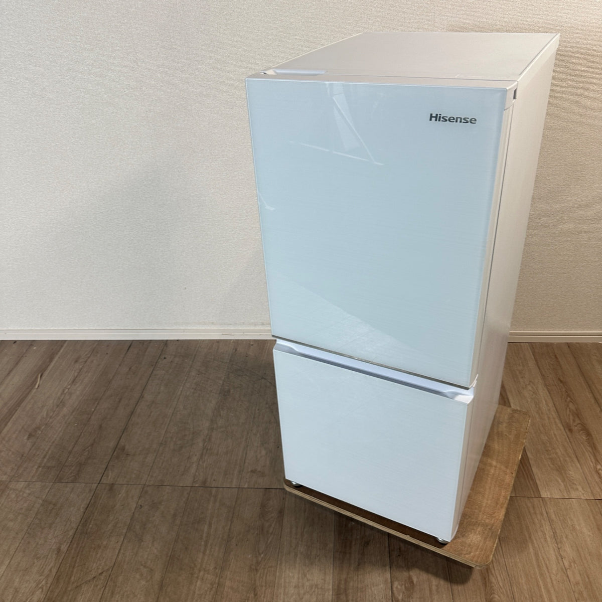 中古 冷蔵庫 Hisense HR-G13C 135L 2024年製 写真1