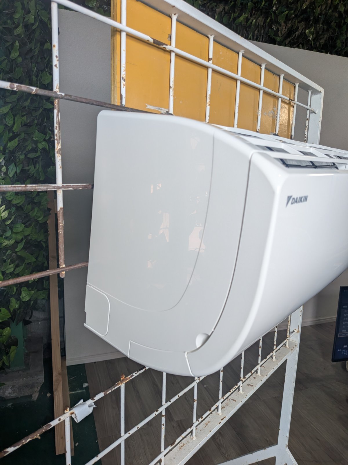 中古 エアコン DAIKIN ATR28ASE3 10畳 2023年製 写真4