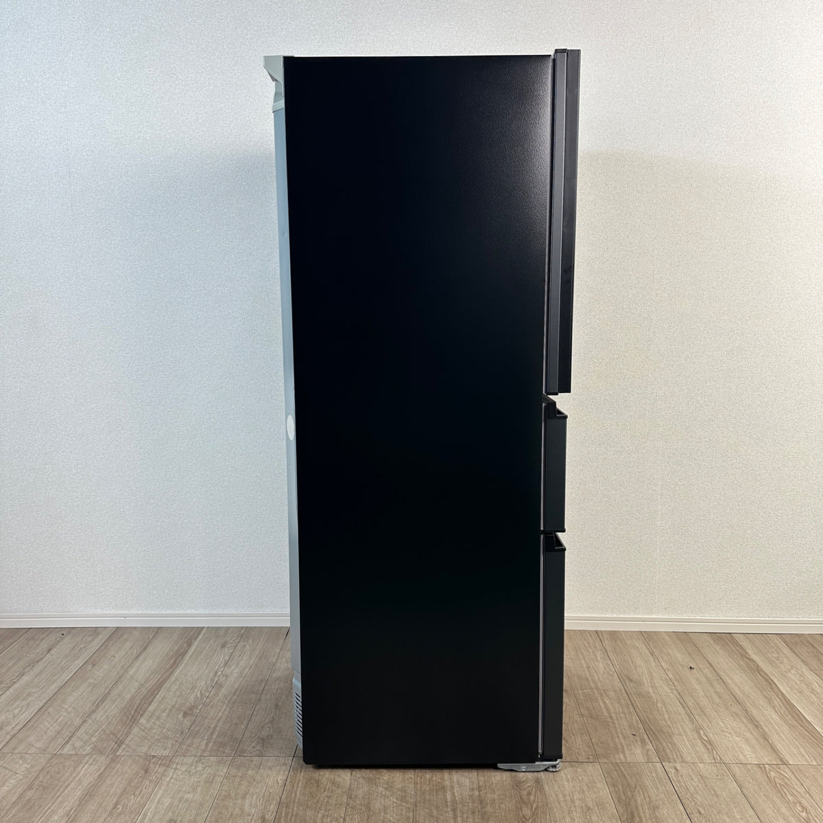 中古 冷蔵庫 TOSHIBA GR-V33SC 326L 2024年製 写真4