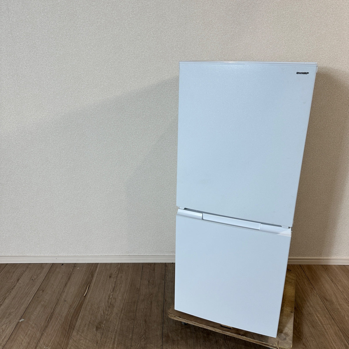 中古 冷蔵庫 SHARP SJ-15E4 152L 2025年製 写真1