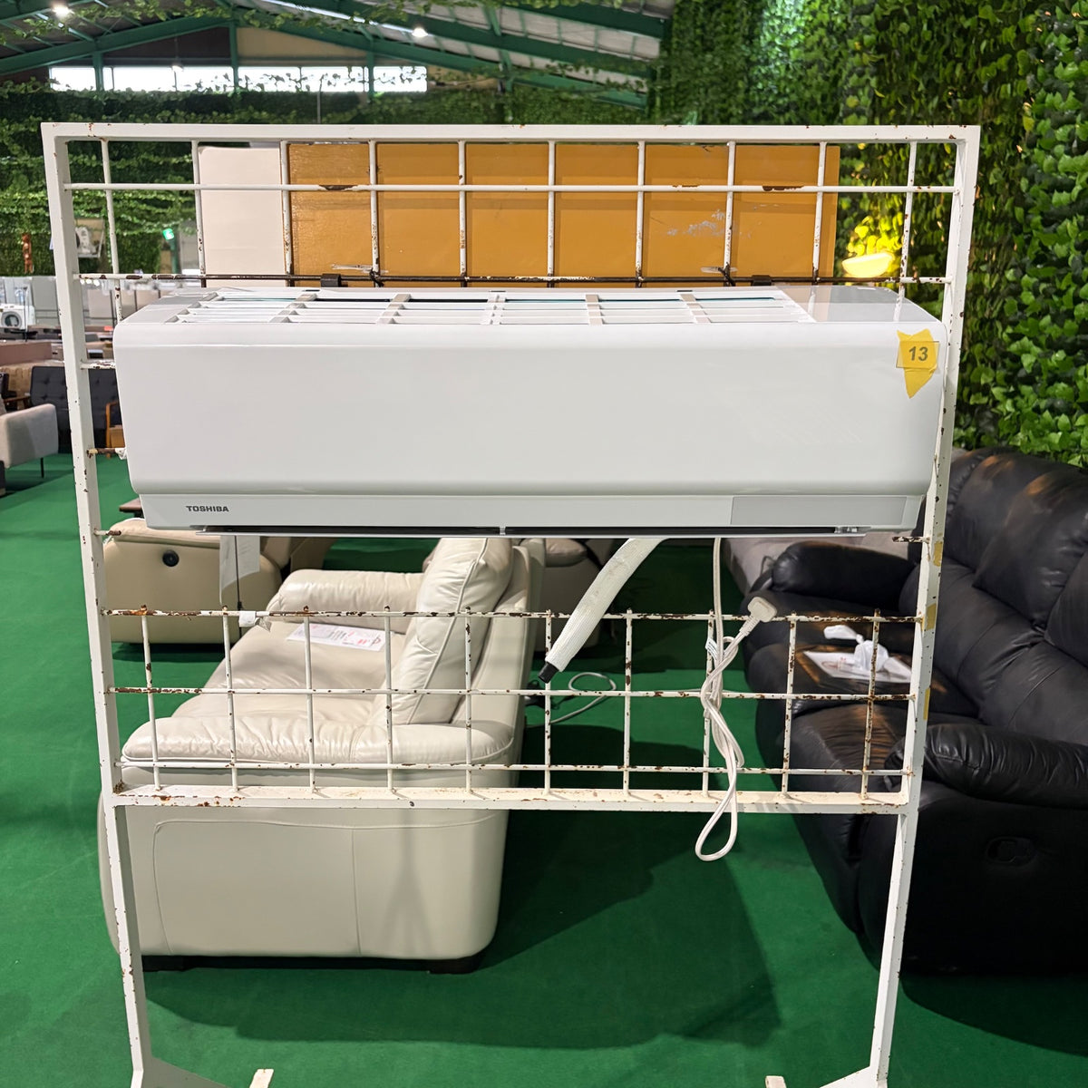 中古 エアコン TOSHIBA RAS-U221M 6畳 2025年製 写真2