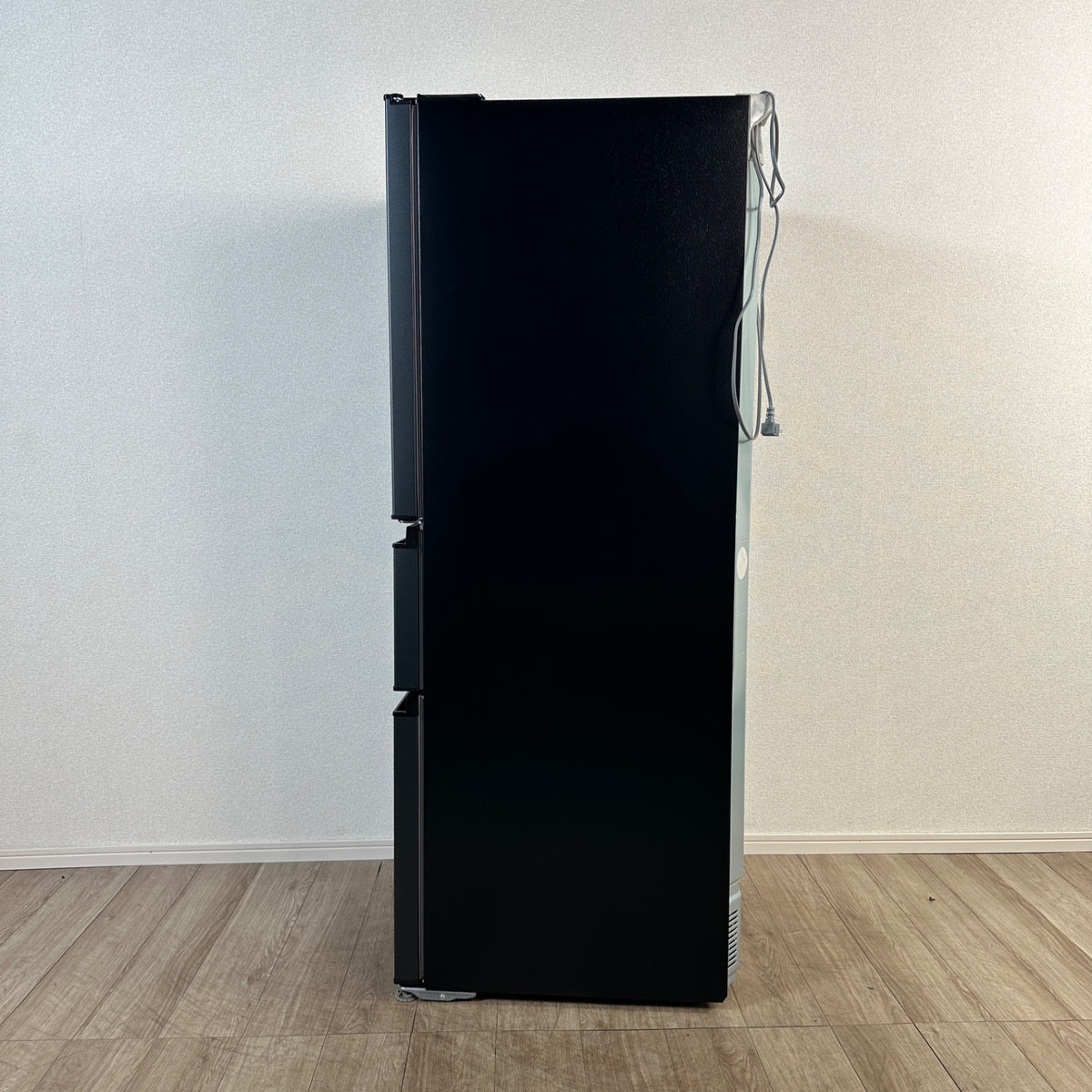中古 冷蔵庫 TOSHIBA GR-V33SC 326L 2024年製 写真5