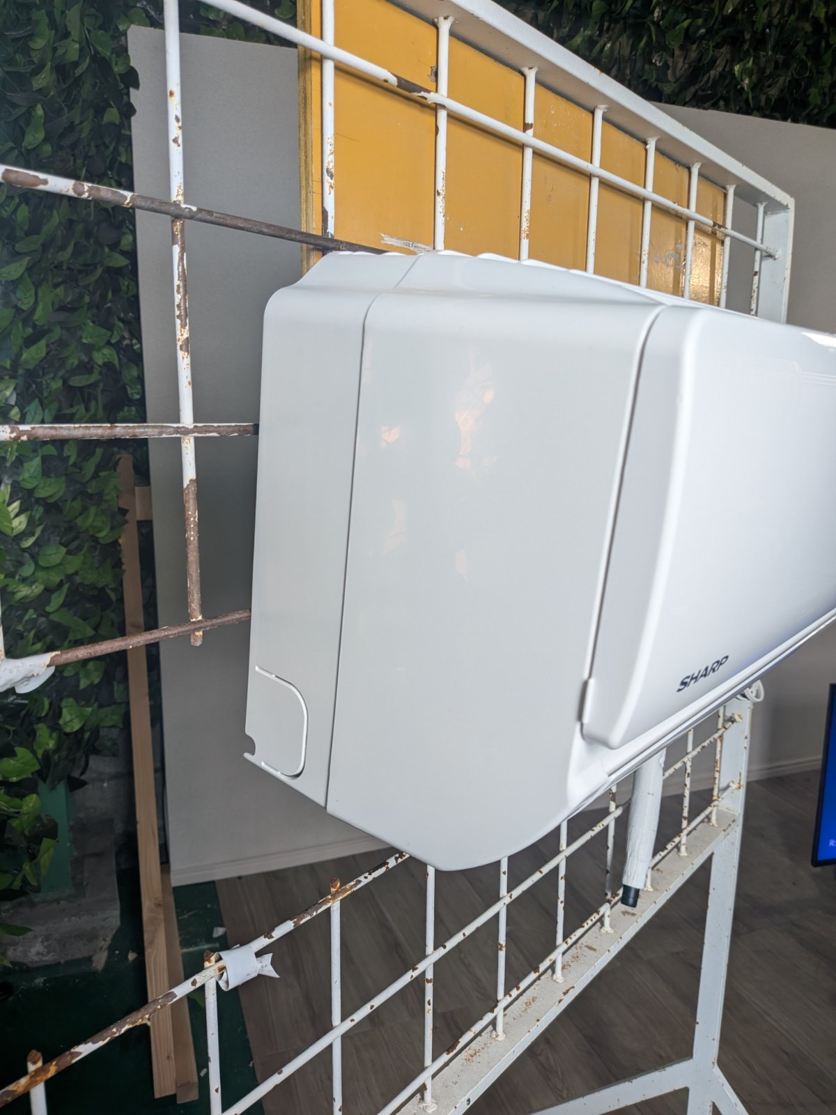 中古 エアコン SHARP AY-P25N 8畳 2022年製 写真4