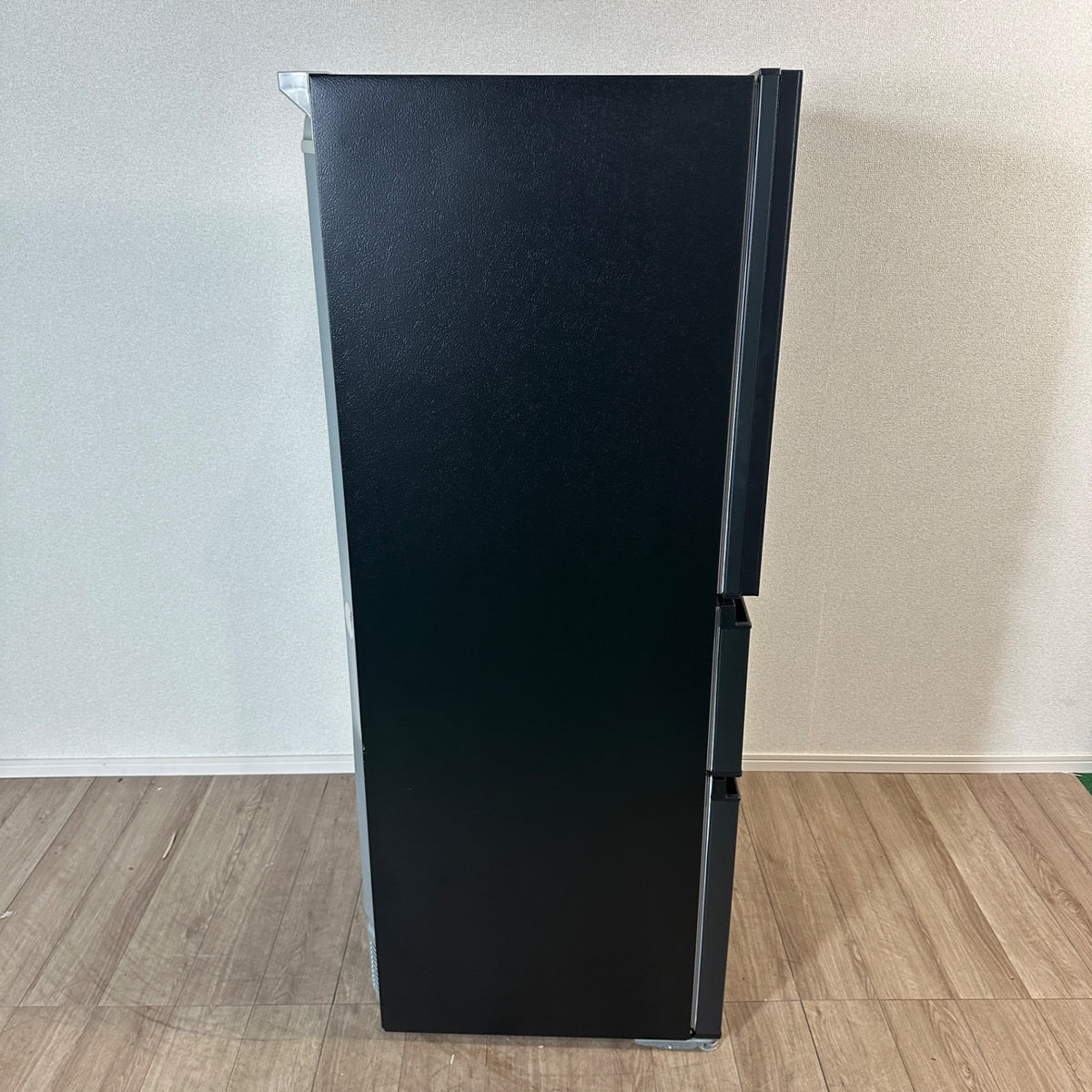 中古 冷蔵庫 TOSHIBA GR-U33SC 326L 2023年製 写真3