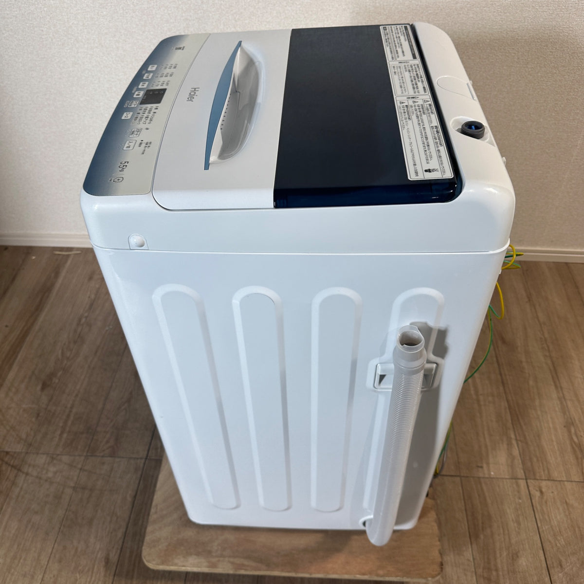 中古 縦型洗濯機 Haier JW-U55LK 5kg 2023年製 写真3