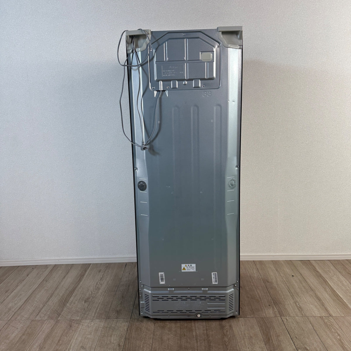 中古 冷蔵庫 TOSHIBA GR-V33SC 326L 2024年製 写真3