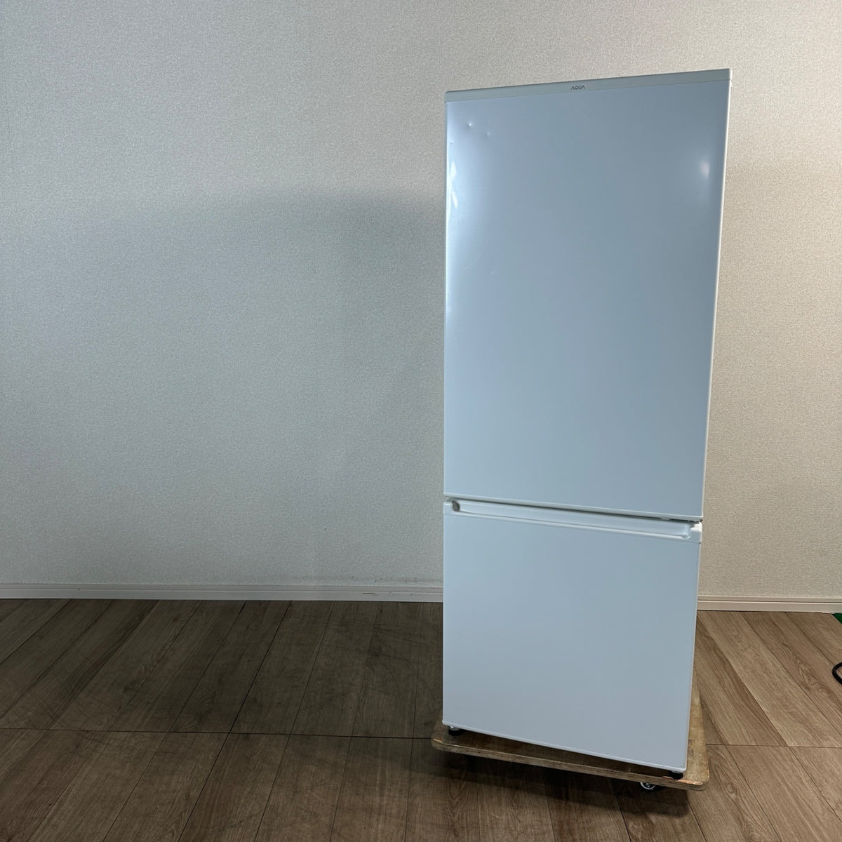 中古 冷蔵庫 AQUA AQR-20N 201L 2023年製 写真1