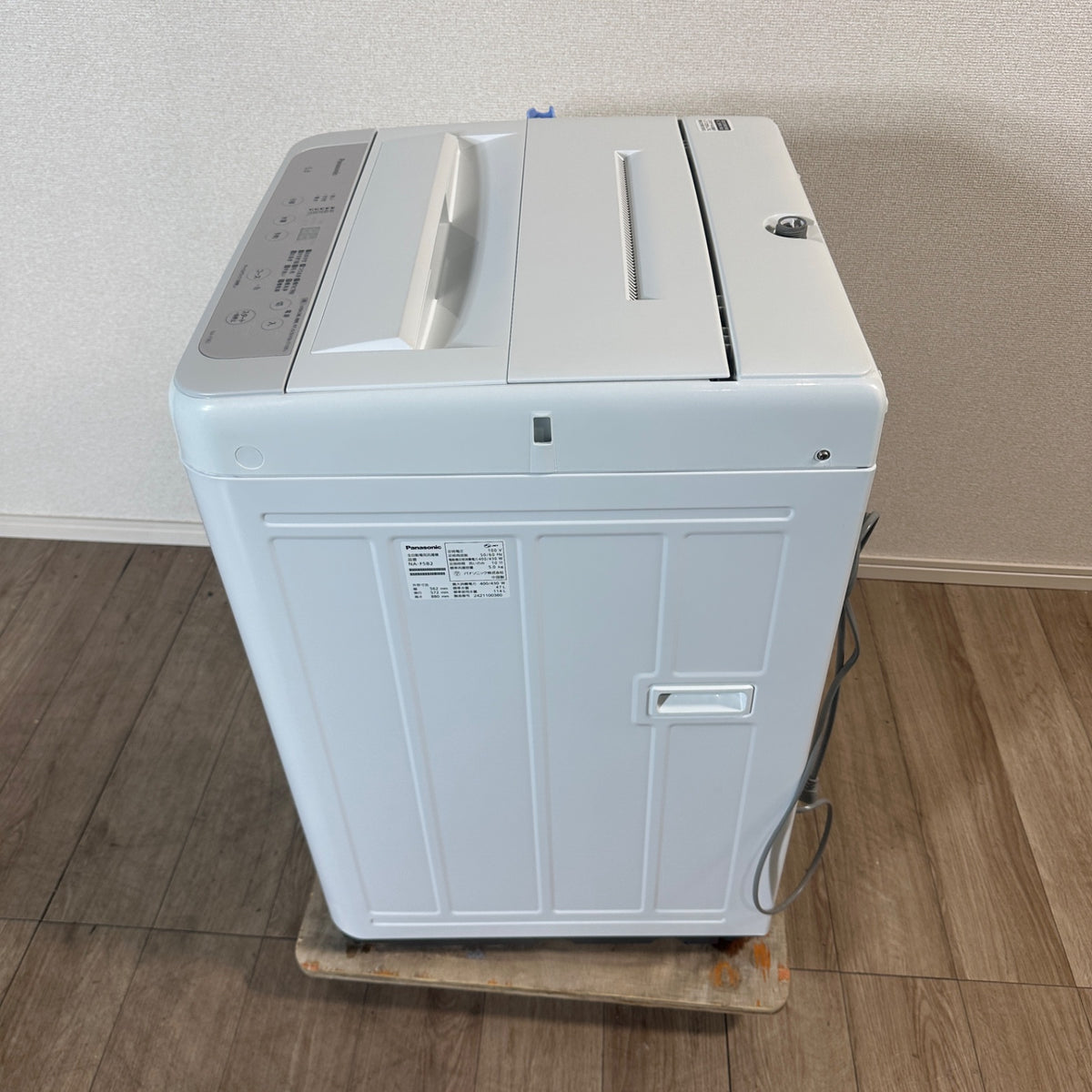 中古 縦型洗濯機 Panasonic NA-F5B2 5kg 2024年製 写真3